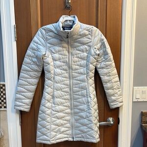 Patagonia Women's Quilted Puffer Jacket - Light Gray XS